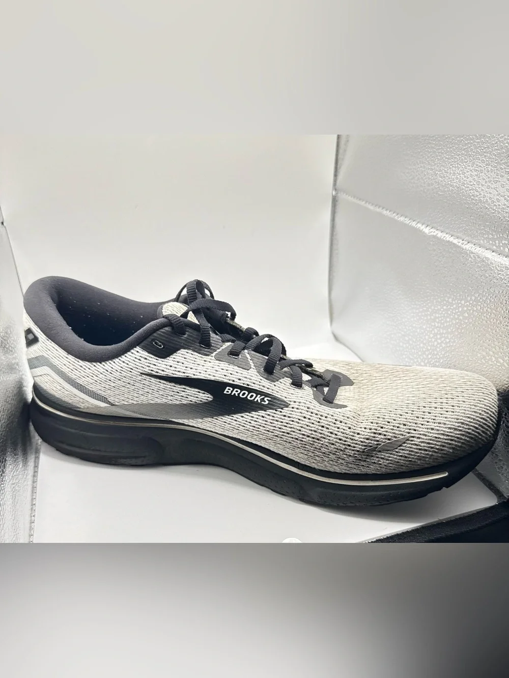 Brooks Ghost 15 Men's Running Shoes - White and Black